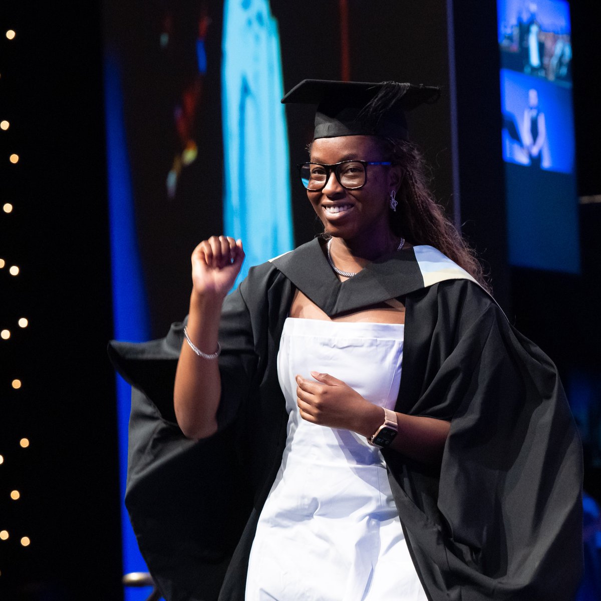 bsmsalumni's tweet photo. 🎓 Summer Graduation is almost here! 🎓 We’re looking forward to celebrating our newest @BSMSMedSchool graduates at this year’s Summer Graduation ceremony with the @uniofbrighton! 🎓💙💚 #BSMSforever https://t.co/4wuJAbVpn3