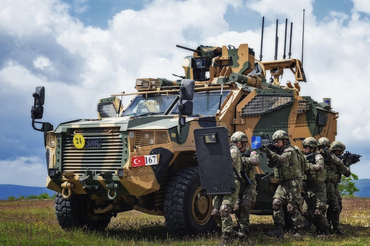 tcsavunma's tweet photo. Barış için omuz omuza...🇹🇷

#MillîSavunmaBakanlığı
#NATOsummit 
#WeAreNATO
#StrongerTogether https://t.co/XA3GPVfNvC