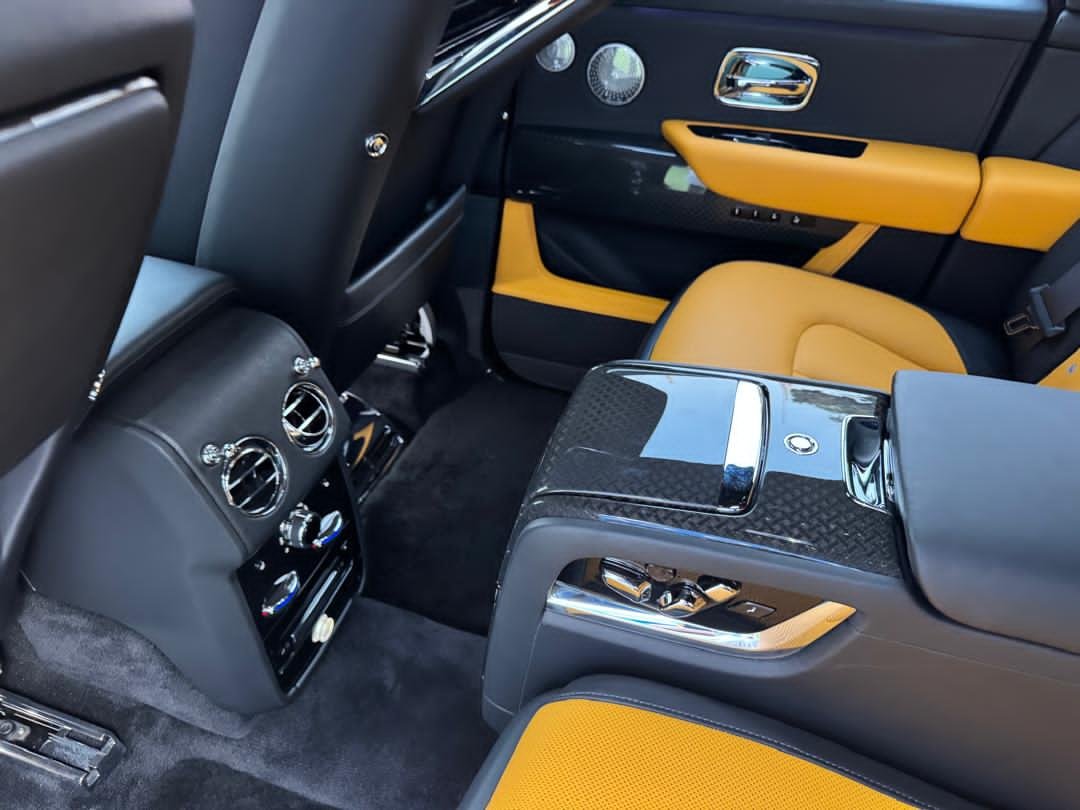 abujaautomobil's tweet photo. Direct Belgium 2023 cullinan black badge
Brand:Rolls Royce
Price:#950M๐ฐ
Custom Duty:โ
Nationwide Delivery:โ
Whatsapp/call:08075158161
#abuja #viral #trending #exploremore #lagos #naijacommunity #abujatwittercommunity #foryou https://t.co/D9V9G7E6yL