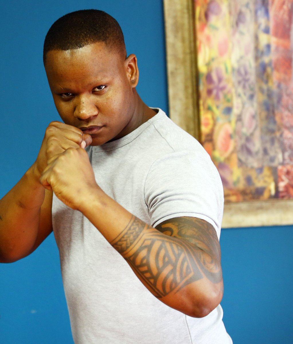 dailysunsa's tweet photo. Idols SA runner-up Mthokozisi Ndaba has had his arrest warrant cancelled. 👀 But there's one condition before the case can end... Click link for more: https://t.co/STKhiSvN2n #DailySunNews #MthokozisiNdaba #IdolsSA #CourtCase #FAMSA https://t.co/7dMKKXHGBF