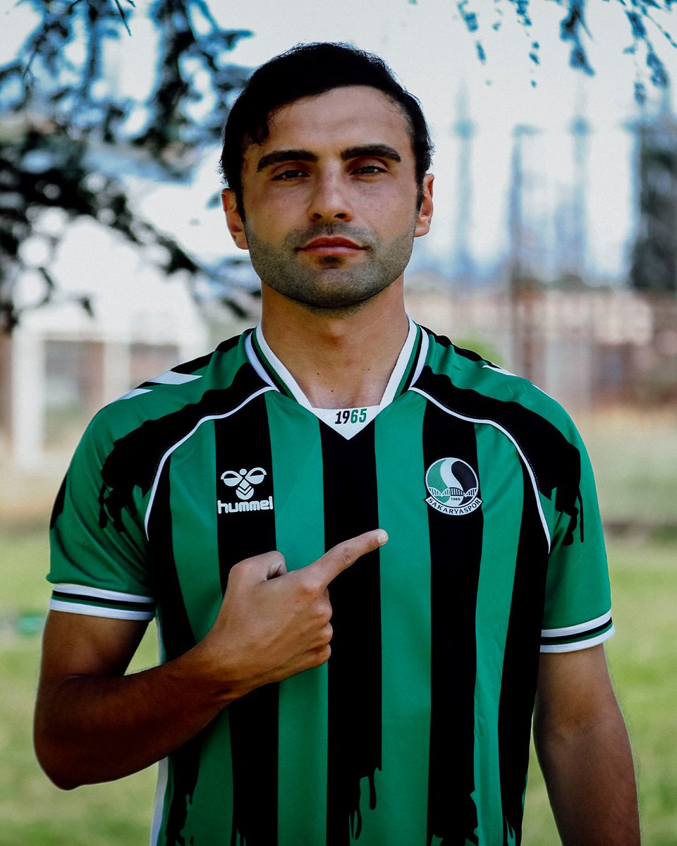 Sakaryaspor's tweet photo. ✍️ Kulübümüz, Barış Sağır ile anlaşmaya varmıştır. Kendisine Yeşil-Siyah formamız altında başarılar dileriz.

Hoş geldin Barış! 💚🖤 https://t.co/gyBXY0li5L