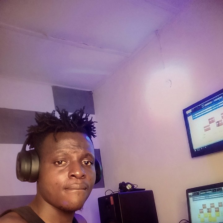 Amsteadyicon's tweet photo. I need artist to work with @StarsRecordMusic WhatsApp+2348104430773 https://t.co/DIqU8DZ3Th