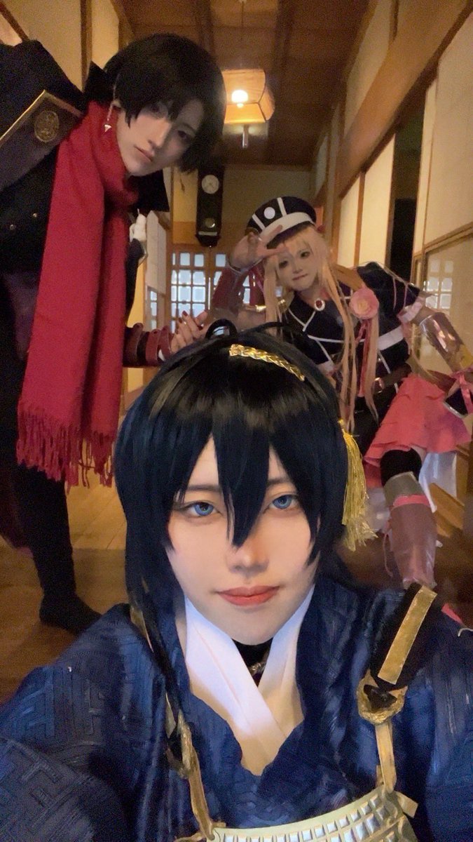 2_NiSHi4's tweet photo. cos 刀剣　
 自撮りに映り込んできた https://t.co/OpcsvFQP82