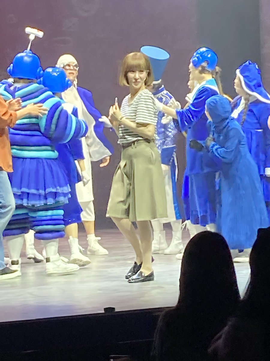 babaroa_sosipen's tweet photo. 260708 뮤지컬 유미의 세포들
カーテンコールイベントで撮影できました
パニも細胞たちも最高！😍
千秋楽までファイティン❣️

#티파니영 #유미의세포들 #ティファニー #ユミの細胞たち https://t.co/muP41ReVs1
