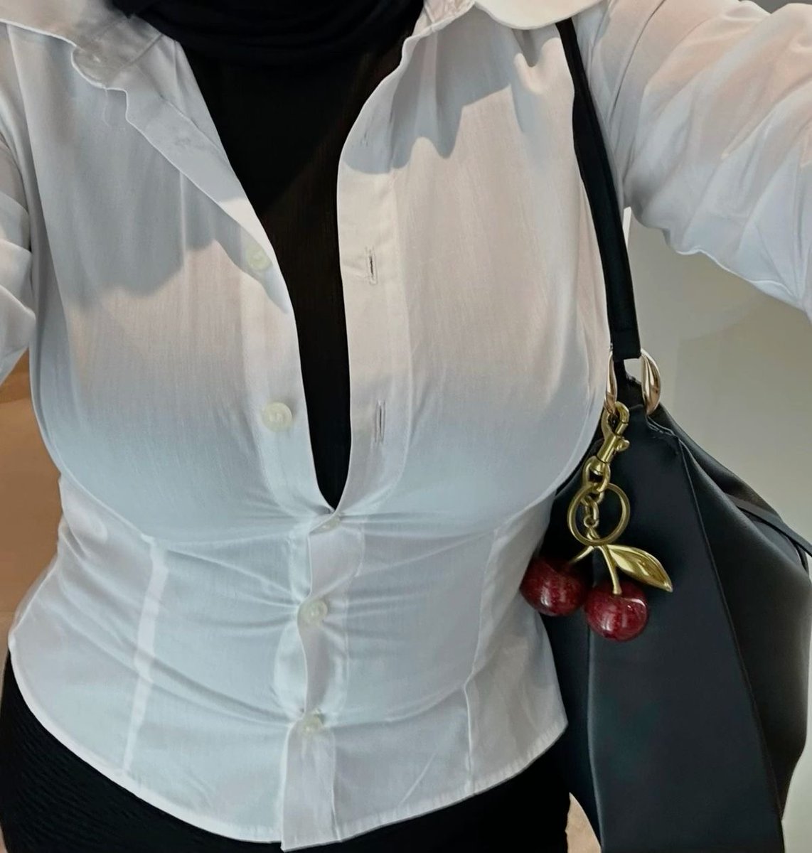 clllarreinne's tweet photo. kalian yang pernah ngewe sama temen or temen kantor, jadi ketagihan atau jadi canggung? please jawab! https://t.co/SAAuU5TwCn
