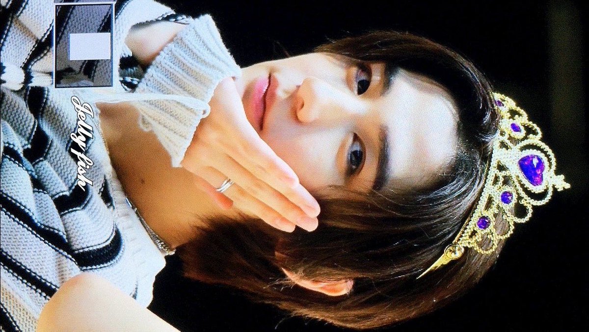 ihanfm's tweet photo. keep putting leehan in princess tiaras https://t.co/Okz0REhqOy
