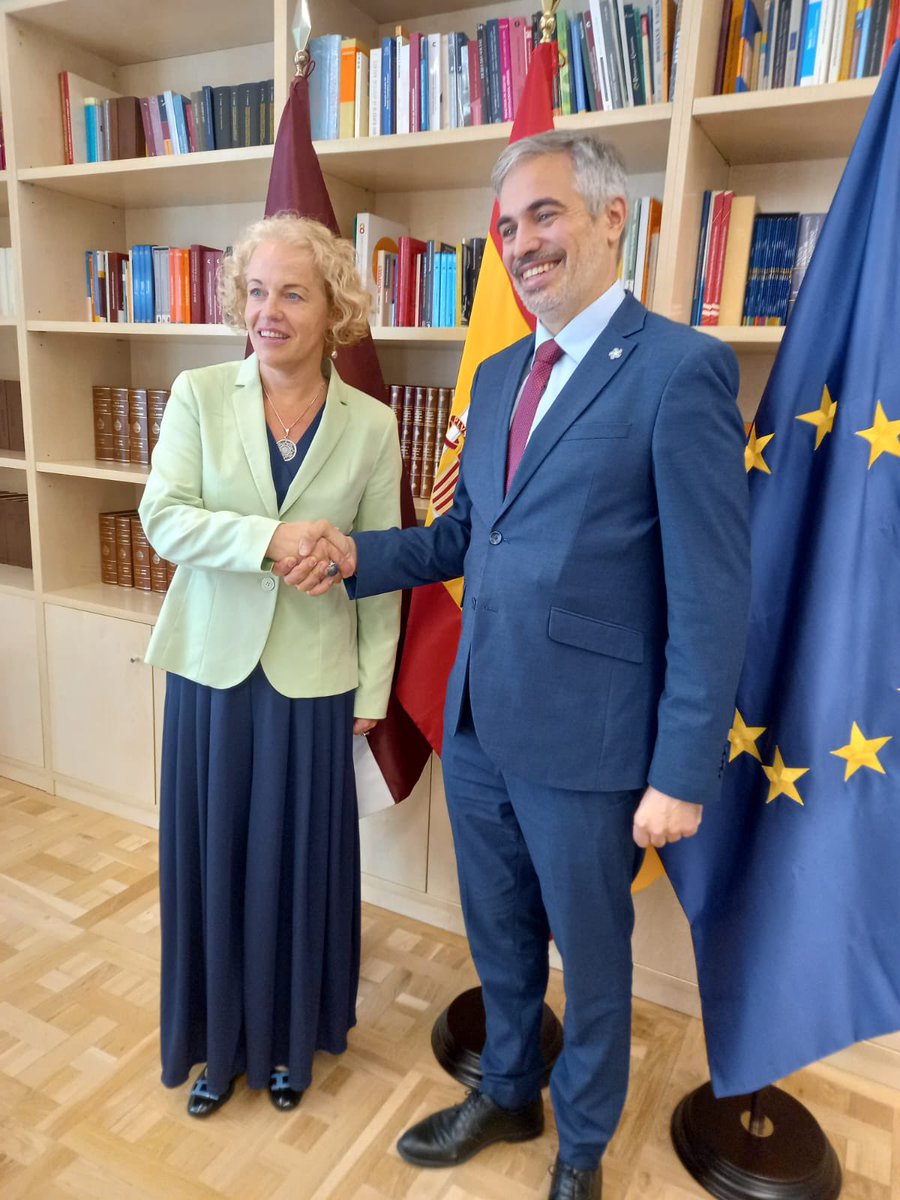 Latvian_MFA's tweet photo. Productive consultations between @Latvian_MFA Undersecretary of State for European Affairs @ZanePetre and @SpainMFA State Secretary for the European Union @FernandoSMEU 🇱🇻🤝🇪🇸

Z. Petre expressed gratitude to Spain for its contribution to Baltic security. The officials discussed areas of bilateral cooperation, among others, in security and defence, the economy and education, and to agree on follow-up steps to be taken.

Many convergent views on EU 🇪🇺 matters – #MFF 2028–2034, enlargement and competitiveness.