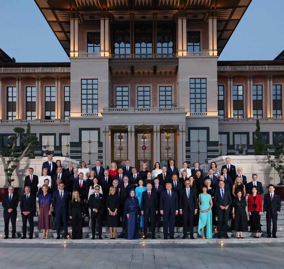 akkadinistanbul's tweet photo. Dünden bugüne Türkiye vizyonu 🇹🇷
İyi ki varsın Erdoğan ❤️

#NATOSummit https://t.co/db8qPGYgt5