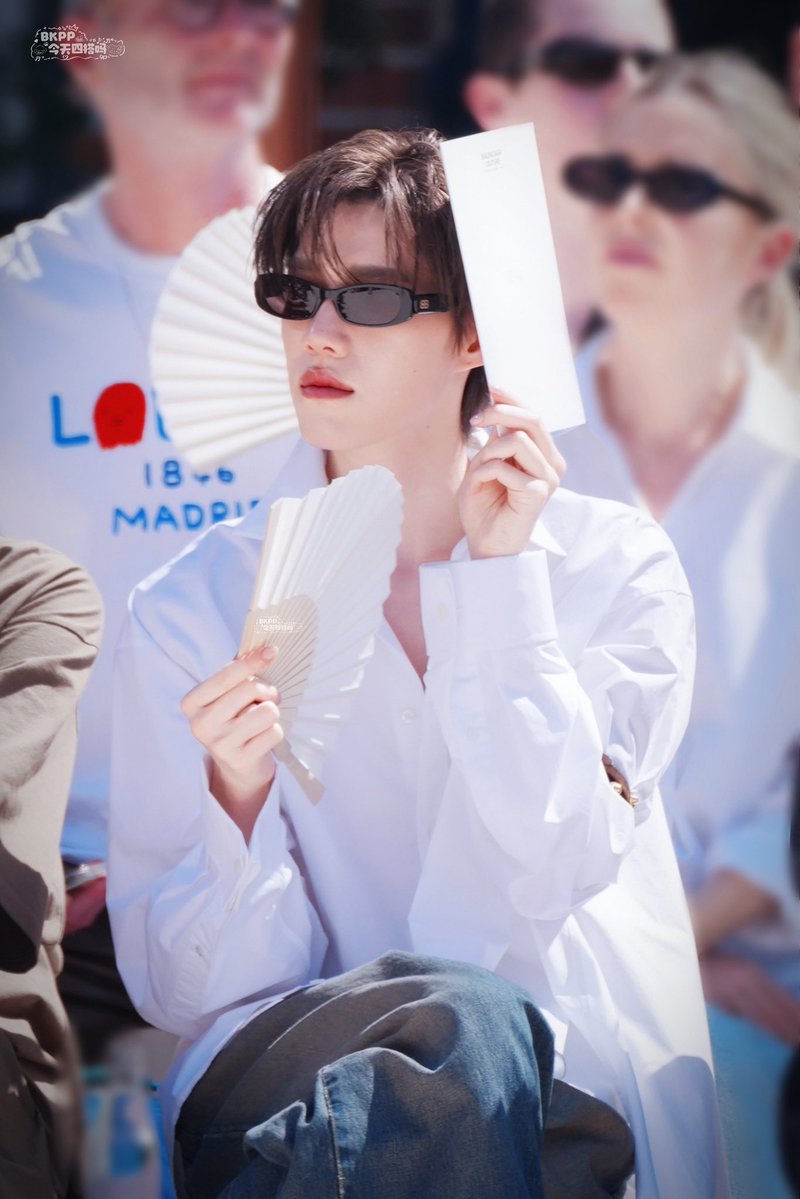 DramaDuDu1810's tweet photo. elegant😎

PP KRIT AT BALENCIAGA COUTURE55
#Balenciaga55thCouturexPPKRIT
#BalenciagaxPPKRIT
#BalenciagaCouture
#Balenciaga
#PPKritt 
@ppkritt @PPKrit_Ent https://t.co/J2PRbSRahz