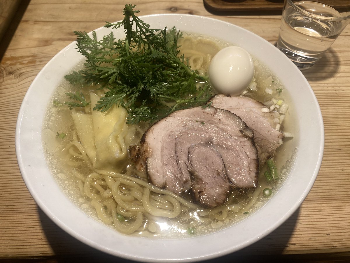 sos_PLUS1's tweet photo. 最近コミュ症が悪化して来たの���、横浜で塩ラーメンで治療🫠 https://t.co/oTfDA00xYH