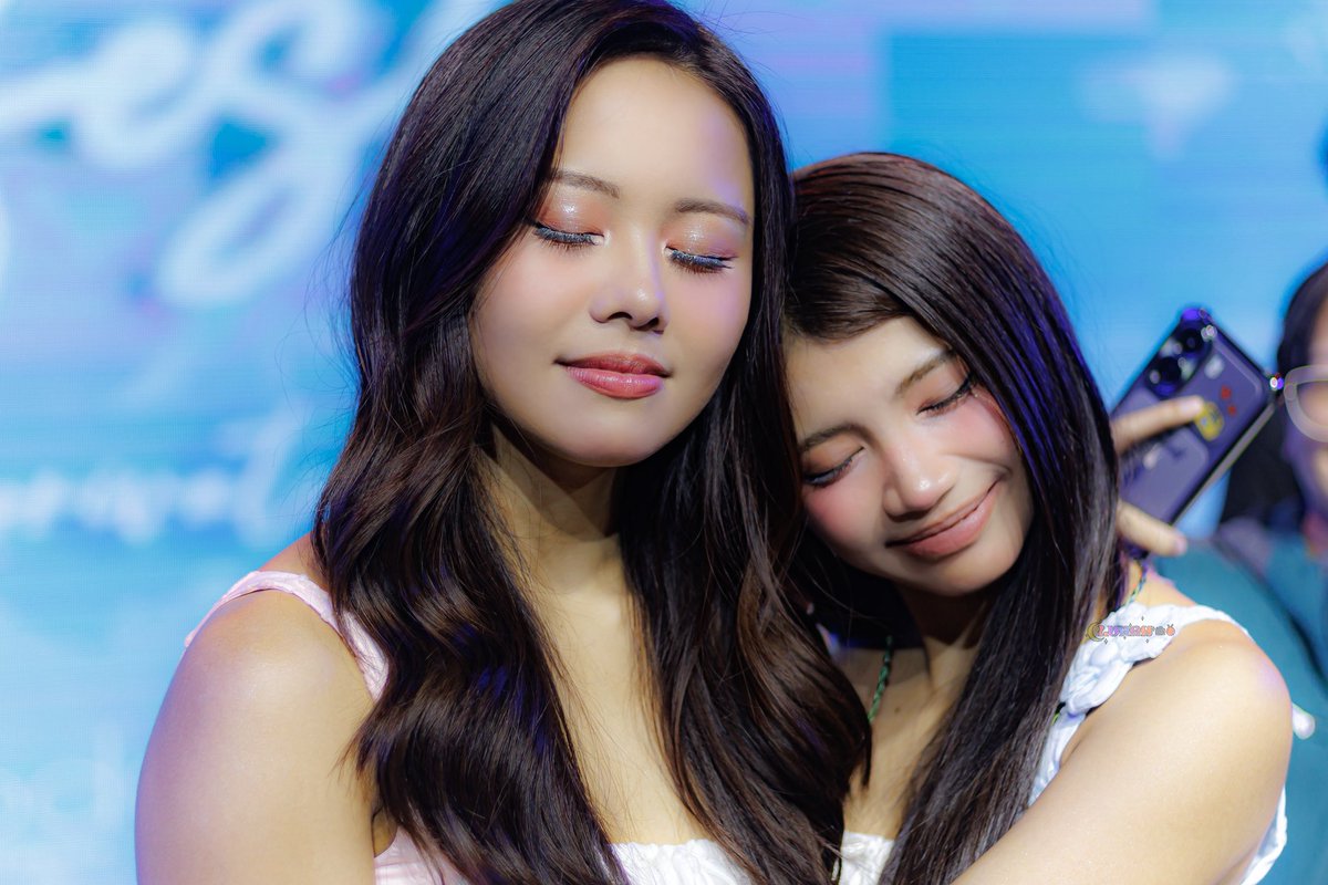 _lunahhh's tweet photo. [070426] KaZAIAhan Fest (SM North, Skydome) KAIA Sophia &amp; KAIA Charlotte (CharHia)

@sophiaamercado @charlottescrtr 

51 MONTHS WITH KAIA
#KaZAIAhanDay #51stKAIAxZAIADay 
#KAIA @KAIAOfficialPH #KAIA_SOPHIA #KAIA_CHARLOTTE #CHARHIA https://t.co/jsZktB4dhL