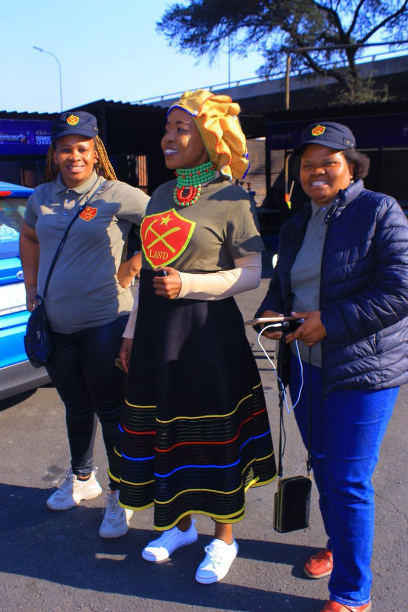 ntsikimazwai's tweet photo. Mayor yama2K hits KwaMaiMai 🌸

Vote Land Party! Vote Ntsiki Mazwai for Jozi Mayor https://t.co/PigrcQ3gBq