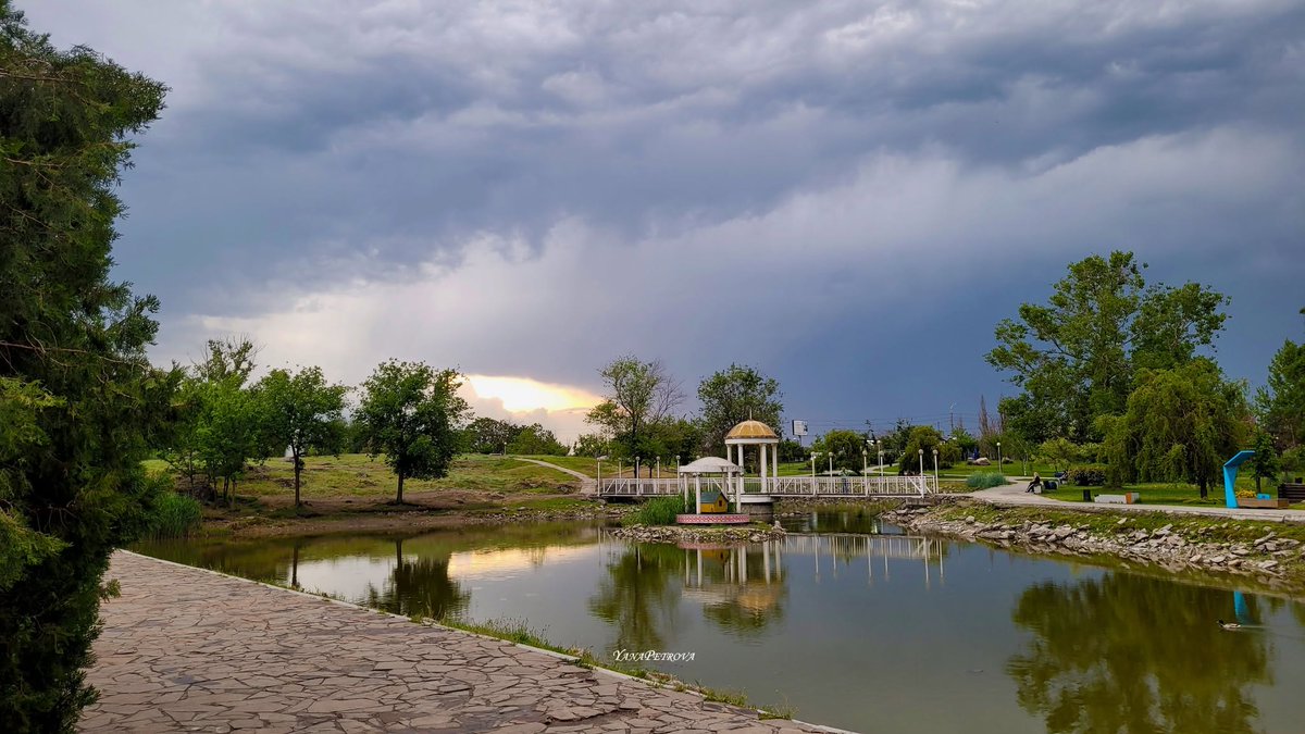 IndustrialkaZP's tweet photo. ⛈⚡️Перед грозою
Фото Yana Petrova
#Запоріжжя #Zaporizhzhia #zprzcity https://t.co/bq7yfRk5Ev