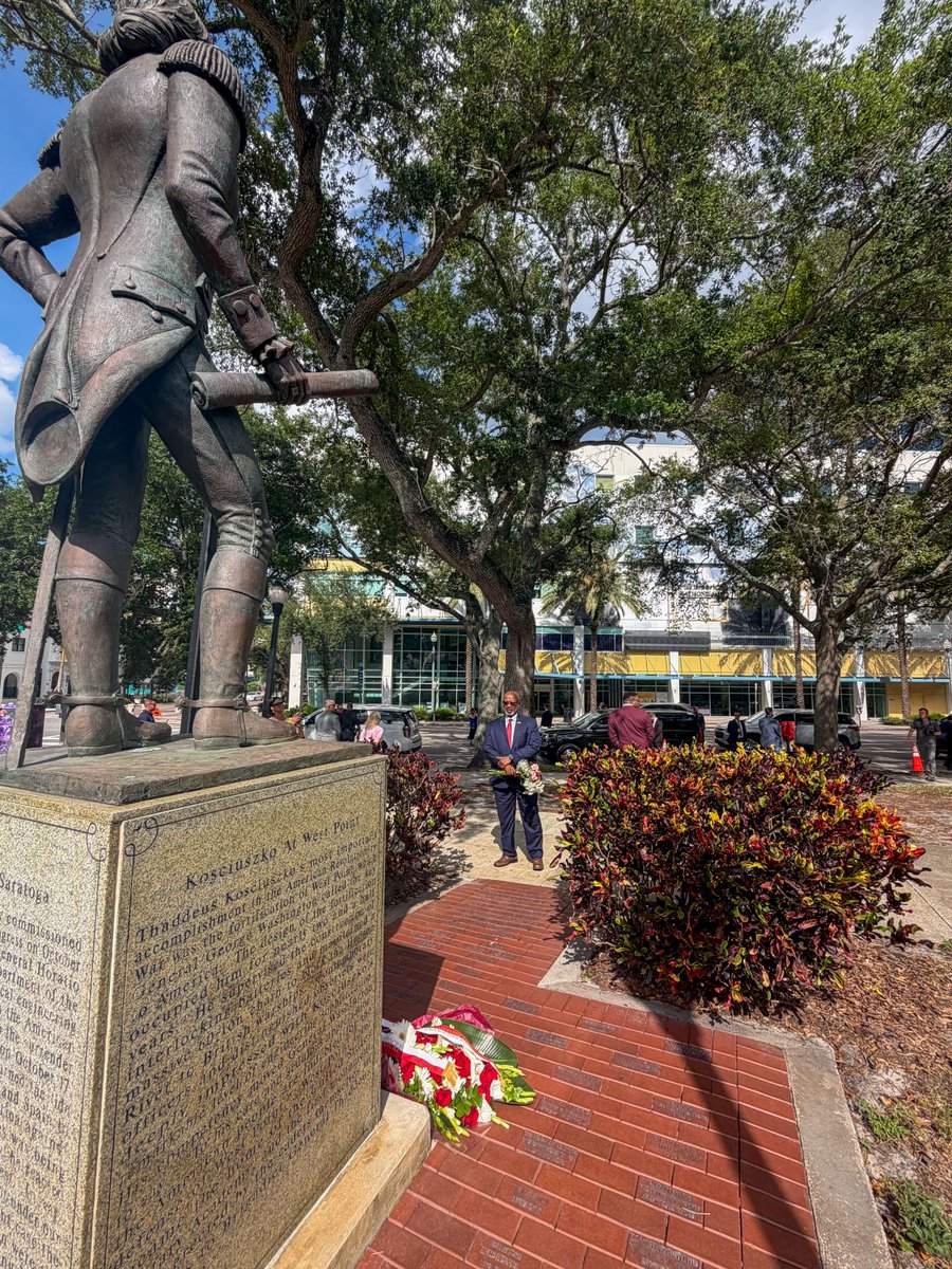 MayorKenWelch's tweet photo. I was honored to welcome President @NawrockiKn to @StPeteFL for a solemn ceremony recognizing the legacy of Polish General Kosciuszko. He was a distinguished officer who came to the US to fight for American independence &amp; an advocate for the emancipation of slaves in the US. https://t.co/hYqWYGmlAI