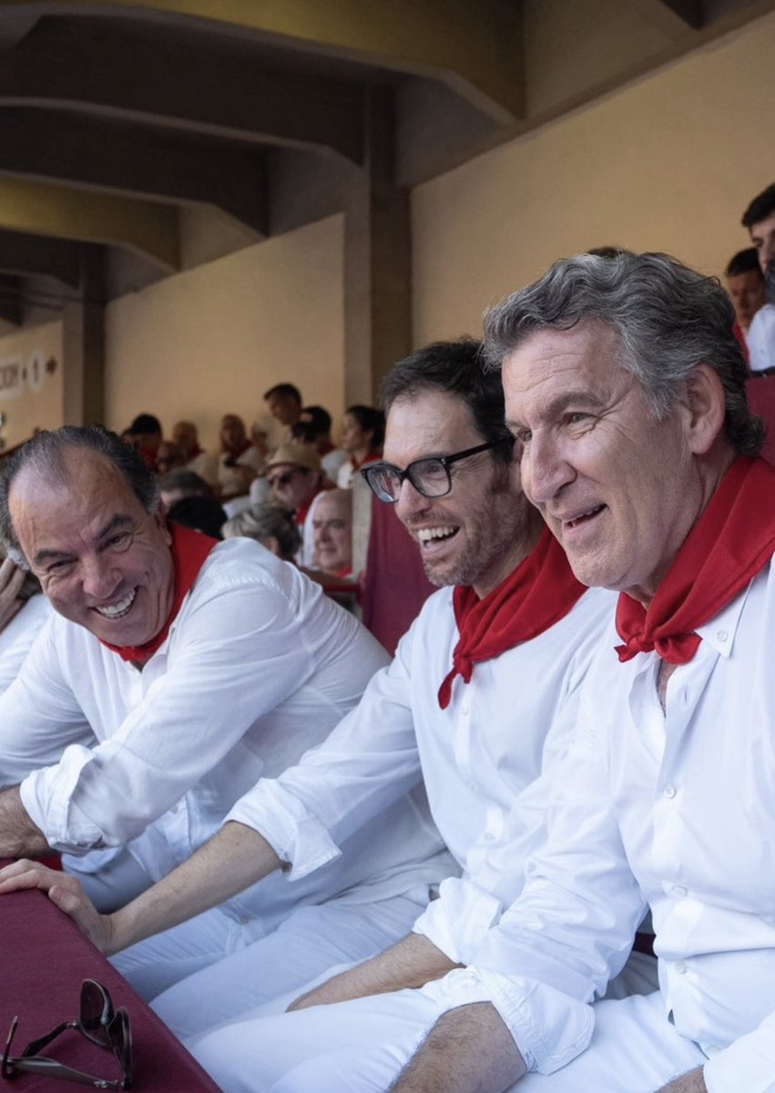 oscar_puente_'s tweet photo. El amigo del narco y los tránsfugas. ¡Vienen a regenerar España! https://t.co/x1Cp1IafY6