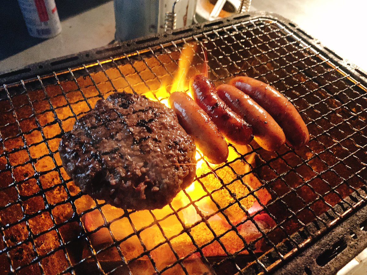 takuya517's tweet photo. 直火過ぎる https://t.co/TE4Ugz9GaD