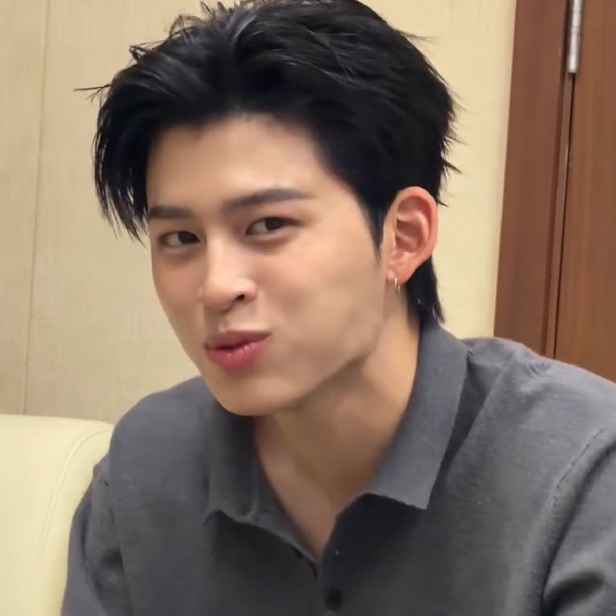 gurthcxme's tweet photo. พบเจอแก้มอ้วน 🤏🏻🤏🏻🤏🏻 https://t.co/o1nMqFFfSK