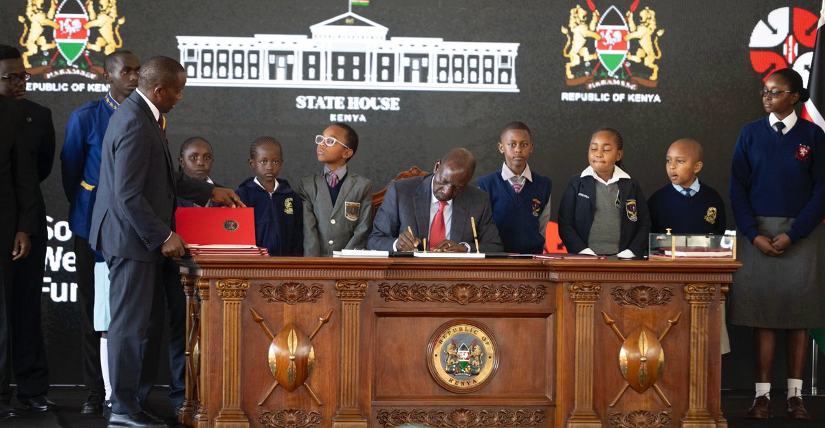 SoberaMedia's tweet photo. President William Ruto signs into law the Sovereign Wealth Fund Bill, 2026, establishing a national investment vehicle aimed at preserving wealth generated from Kenya's natural resources and strategic investments for future generations. https://t.co/01JgwmNnTg