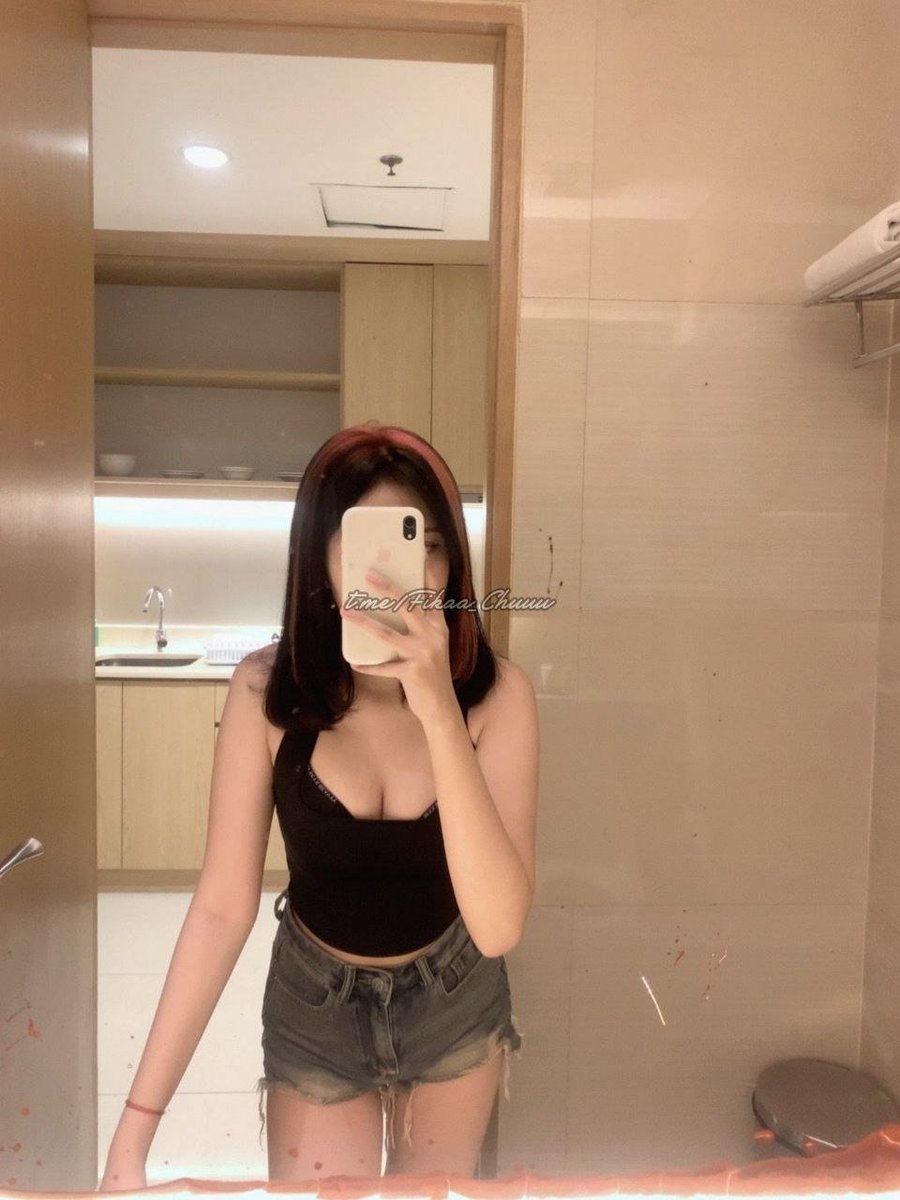pikkcch's tweet photo. Mau kopi ? Teh ? Susu ? Apa aku ? 👅 https://t.co/xr4TDHTsr6