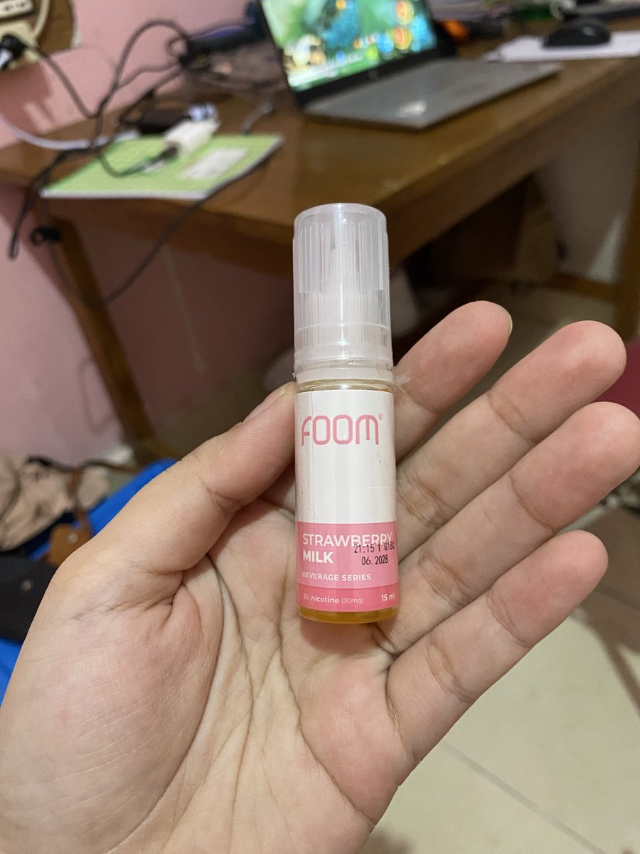 povsundae's tweet photo. WTS ‼️FOOM LIQUID STRAWBERRY MILK 15 ML only 45k isi masih full 98%‼️ baru ditetes sekali dijual karena gasuka rasanya, COD only kota bogor #jualpod #foom #foomliquid #zonabu #zonabutuhuang https://t.co/QJGgQr6z79