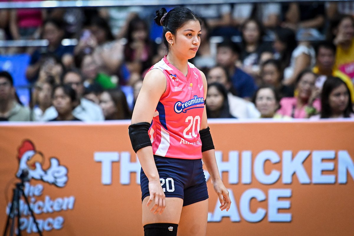 dosheartstrong's tweet photo. it's nice to see you in pink jersey! welcome to creamline cool smashers, barbie! 💗 palong palo ang ate mo 😌😭😍 @CoolSmashers #PVL2026 #PVLOnTour https://t.co/HQuJwT6k0N