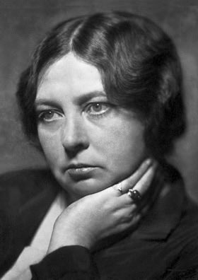 Sachinettiyil's tweet photo. Oslo Bishop Fredrik Hansen has begun preparations for the canonization cause for Sigrid Undset, the Norwegian novelist and Nobel laureate who converted to Catholicism in 1924.

Info: Catholic Church in Norway https://t.co/LiSc6y35KV