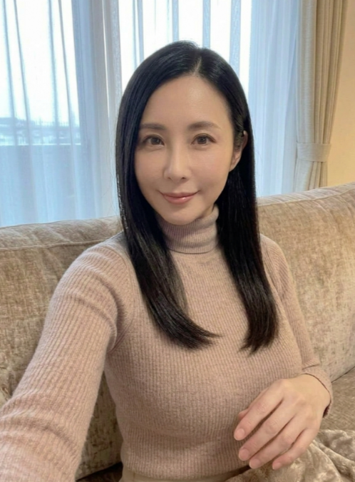 619JuAnO's tweet photo. 41歳のバツイチは中古品って言われちゃいました...
中古に需要はないですか？ https://t.co/Fk2mvWd1Ml