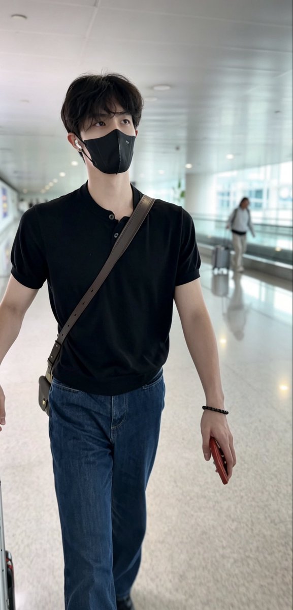 SongSongsong013's tweet photo. #何衍朝  #hehehe 今日回杭州工作的朝朝
going to Hangzhou for work today。 https://t.co/tXsACGNDmL