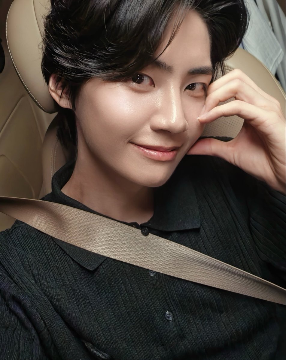 LJH_official's tweet photo. [📸] 

무사히 완료👏🏻
오늘의 진혁이 브이단이 좋아할 것 같아서 
라이브도 했지요 어땠어😉🩵

#이진혁 #LeeJinHyuk https://t.co/d1MFSXF3Yi