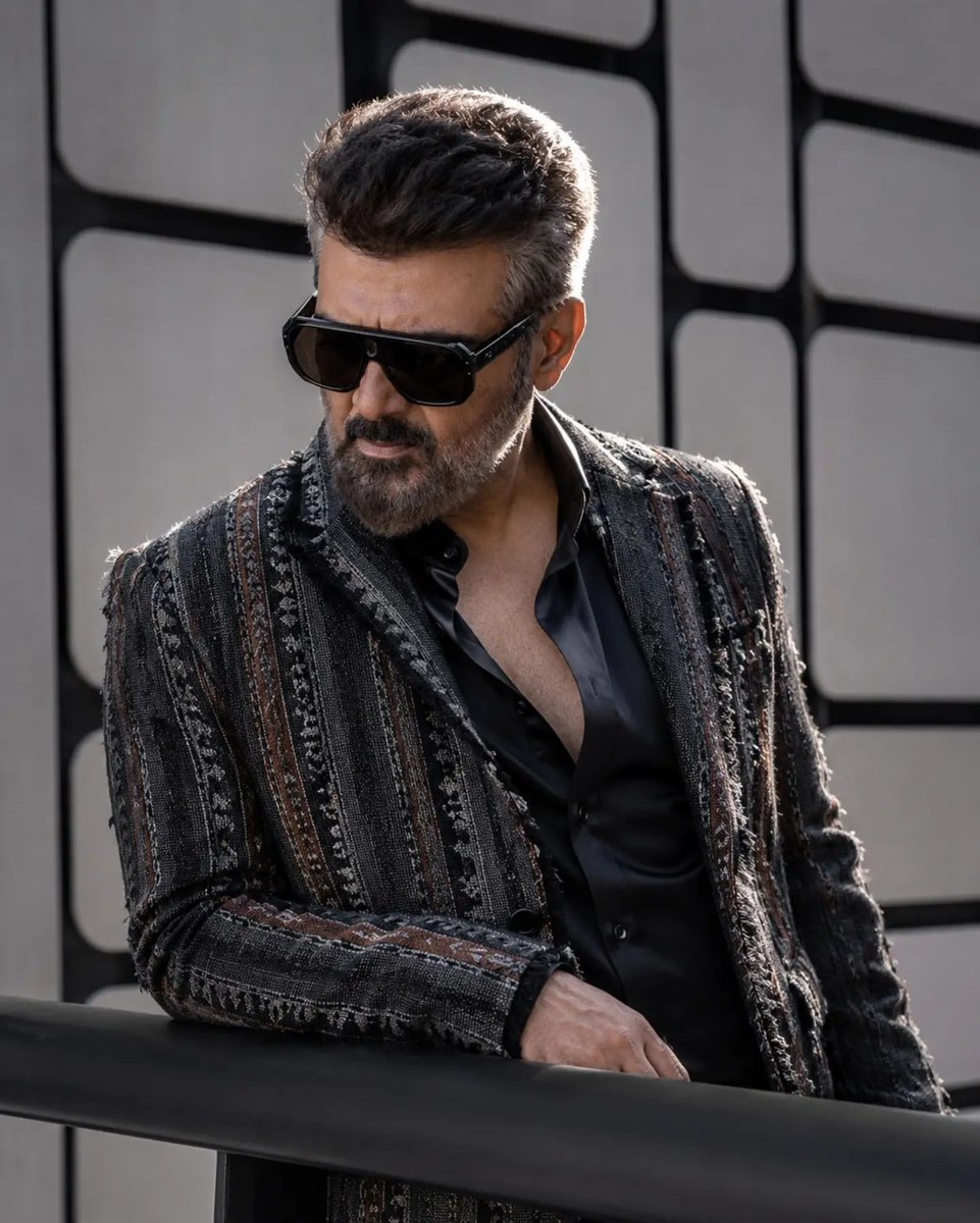 AjithFCMadurai's tweet photo. AK 🦁💥💥

#AjithKumar #AK64 https://t.co/zGLRz131kC