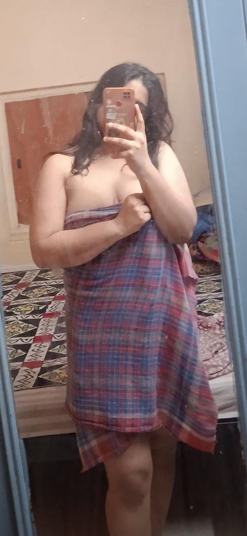 Moumitashoo's tweet photo. Before shower 💁🏻‍♀️🧿 https://t.co/ZiGXSXnN3n