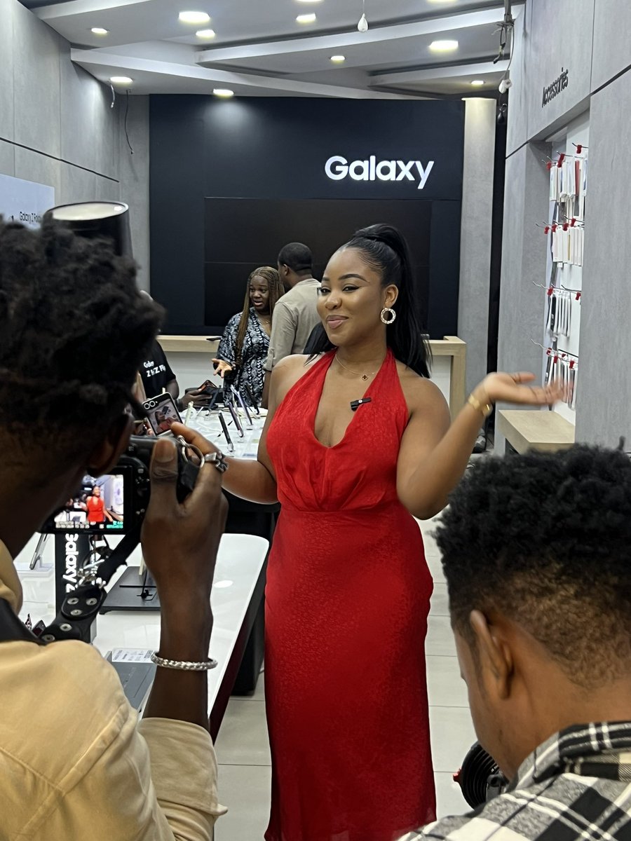 moon_sira's tweet photo. The best in the game
One and only star girl Erica Nlewedim 
A Samsung brand ambassador 

From a collaborator and ambassador 

I’m so happy I was there for all the journey 🌟✨⚡️

ERICA X SAMSUNG 
#EricaNlewedim
#Samsung
#EricaNlewedimXSamsung https://t.co/3GqV2Pq0Hh