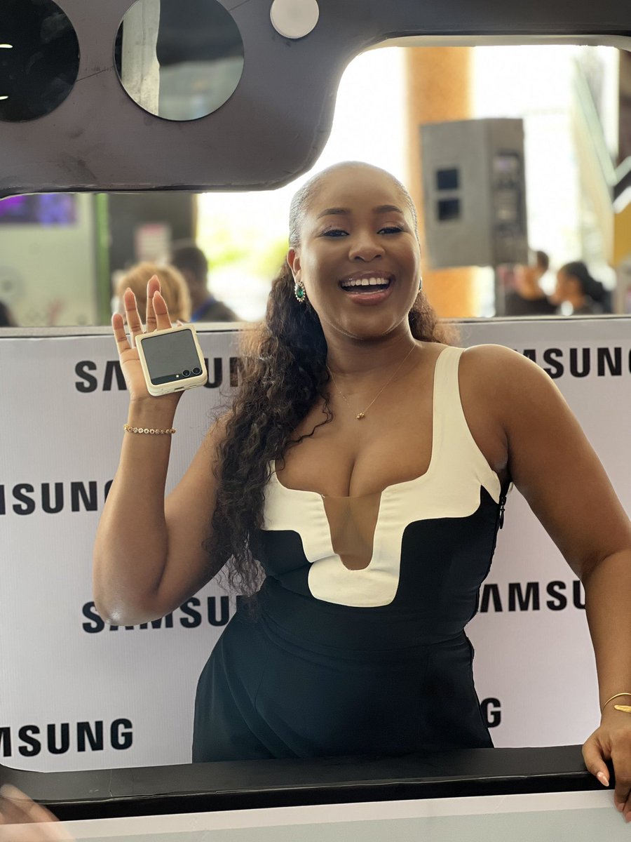 moon_sira's tweet photo. The best in the game
One and only star girl Erica Nlewedim 
A Samsung brand ambassador 

From a collaborator and ambassador 

I’m so happy I was there for all the journey 🌟✨⚡️

ERICA X SAMSUNG 
#EricaNlewedim
#Samsung
#EricaNlewedimXSamsung https://t.co/3GqV2Pq0Hh