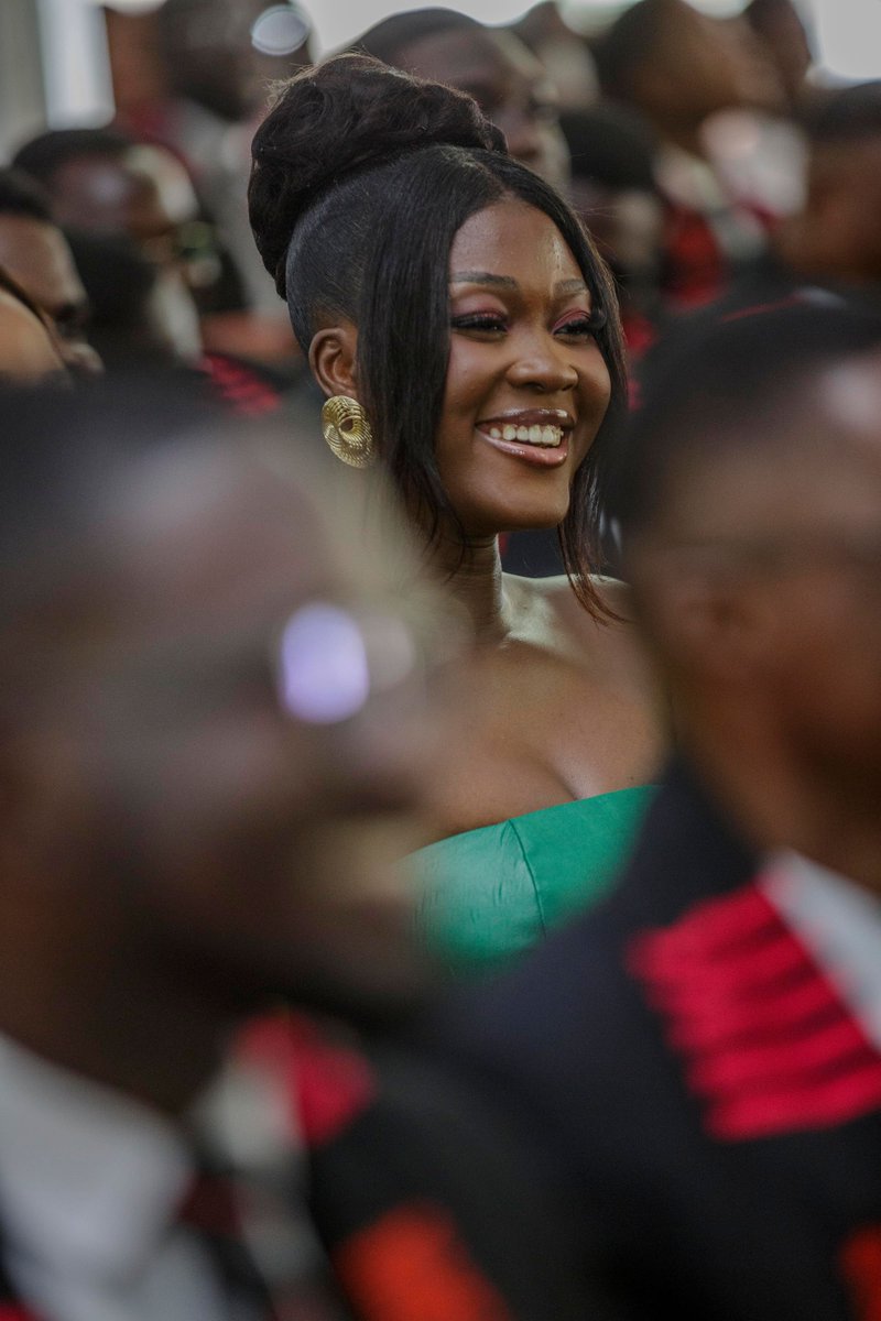 mobaclassof2016's tweet photo. Ofcourse! Our girls came out and showed out like they always do, looking as elegant as ever.❤️🖤💚💛

🔴⚫️

#DwenHweKan #BeyondTheHills #MOBAGEYHEY #MOBA16 https://t.co/48ohoioxtv