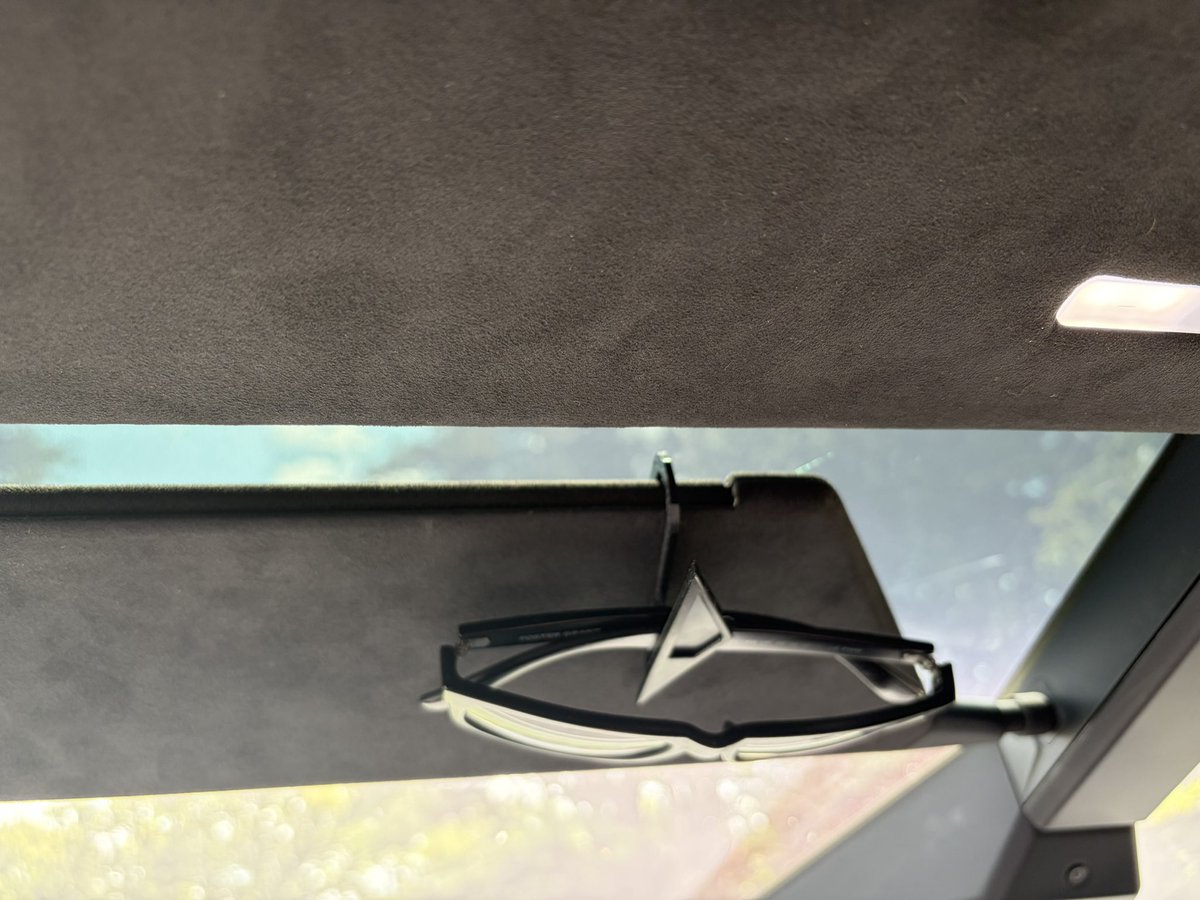 Austinlee86's tweet photo. Started creating my own accessories for the @cybertruck. Check them out if interested! https://t.co/QOZYRFk0Xp https://t.co/GN4XNvRI9k