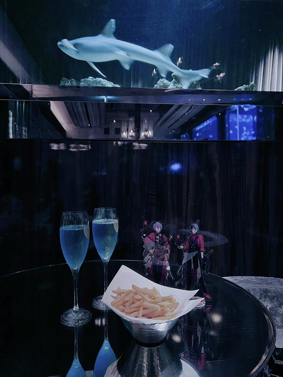 axcrzm's tweet photo. Medusa  恵比寿🥂⟡.·

平日17時の空いてる時間に行ったら🦈さんの最前席案内して頂きました😻
私の中の過去一、ポテトの“味“が美味すぎる
次は🪼水槽前行きたい~ o̴̶̷ ̫ o̴̶̷̥᷅ https://t.co/fZXUPWLLJT
