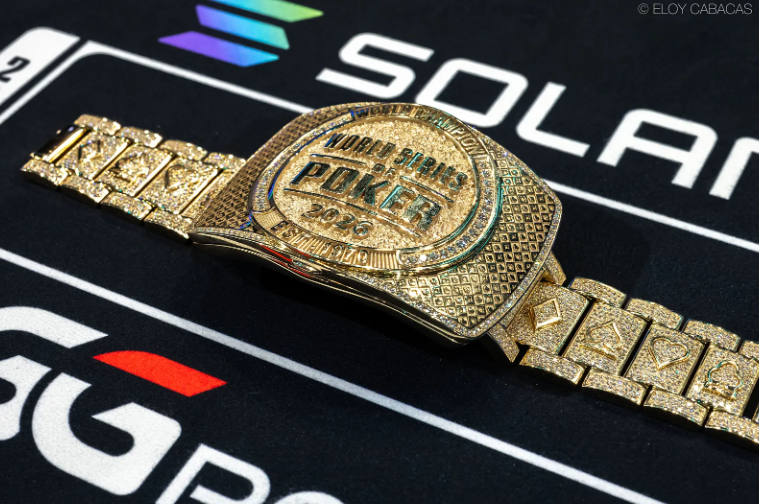 santijota8's tweet photo. Números finales del #MainEvent $10K de la @WSOP  2026 🇺🇸: 

Jugadores: 9.208 > 4° más grande
Pozo: $85.6M 
ITM: 1.382
Min-cash: $15K
9°: $1M
🥉: $3.7M
🥈: $6M
🏆: $10M + Brazalete

📸 @EloyCabacas https://t.co/oHjgPw43Bf