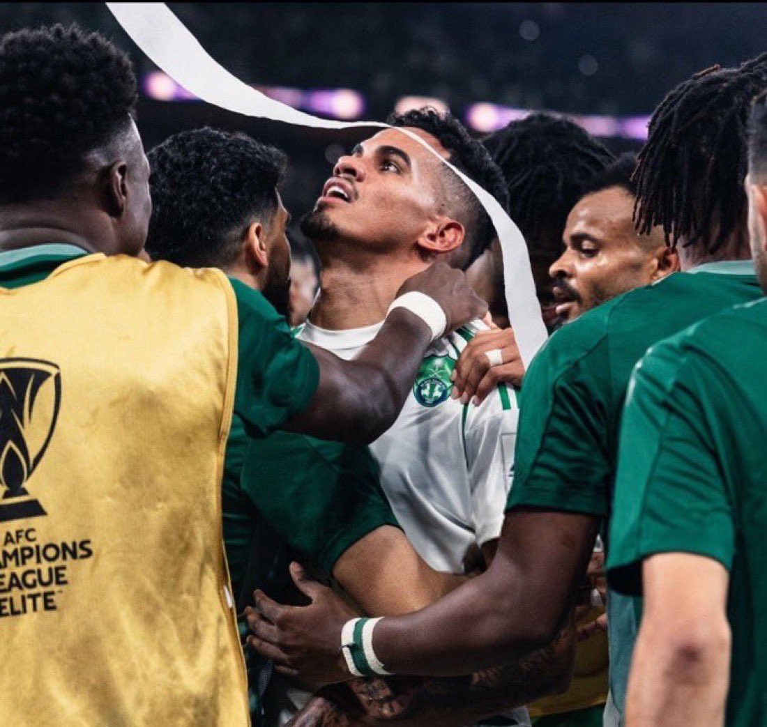Khlved's tweet photo. معلومه تخليك تقدره وتحترمه اكثر

تدرون ان الاسطورة جالينو ما اخذ ولا يوم من اجازته السنويه .. من قبل ماينتهي الموسم الماضي وهو يتمرن مع مدربه الخاص عشان اصابته ويسوي علاج طبيعي ويحاول يرجع مع المعسكر وقبل بداية الموسم عشان يكون جاهز للسوبر والقارات الاسطورة🐐💚 https://t.co/cv6B5ifvi0