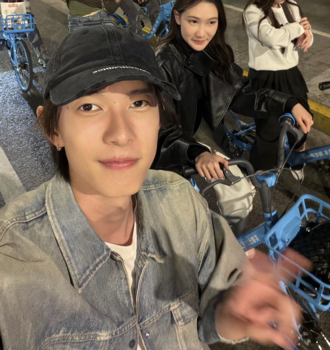ppurpleur's tweet photo. หล่ออะ รักเฮีย ㅜ ㅜ ♥ https://t.co/oeX7IUdwaj