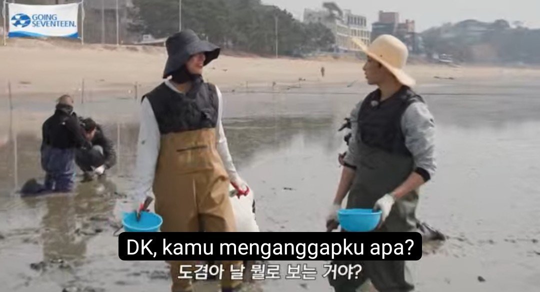 jeongcheolie95's tweet photo. kaya lagi nanya "what are we mas ?" di sawah https://t.co/ikAQfKURE0