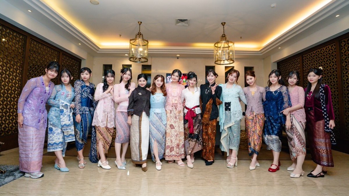 NagaGiny's tweet photo. Love Kebaya https://t.co/FjLde0vBVY