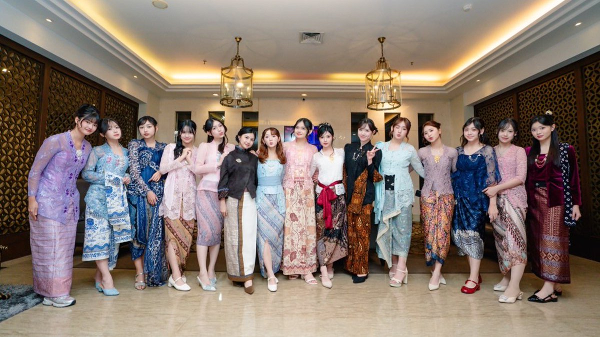 NagaGiny's tweet photo. Love Kebaya https://t.co/FjLde0vBVY