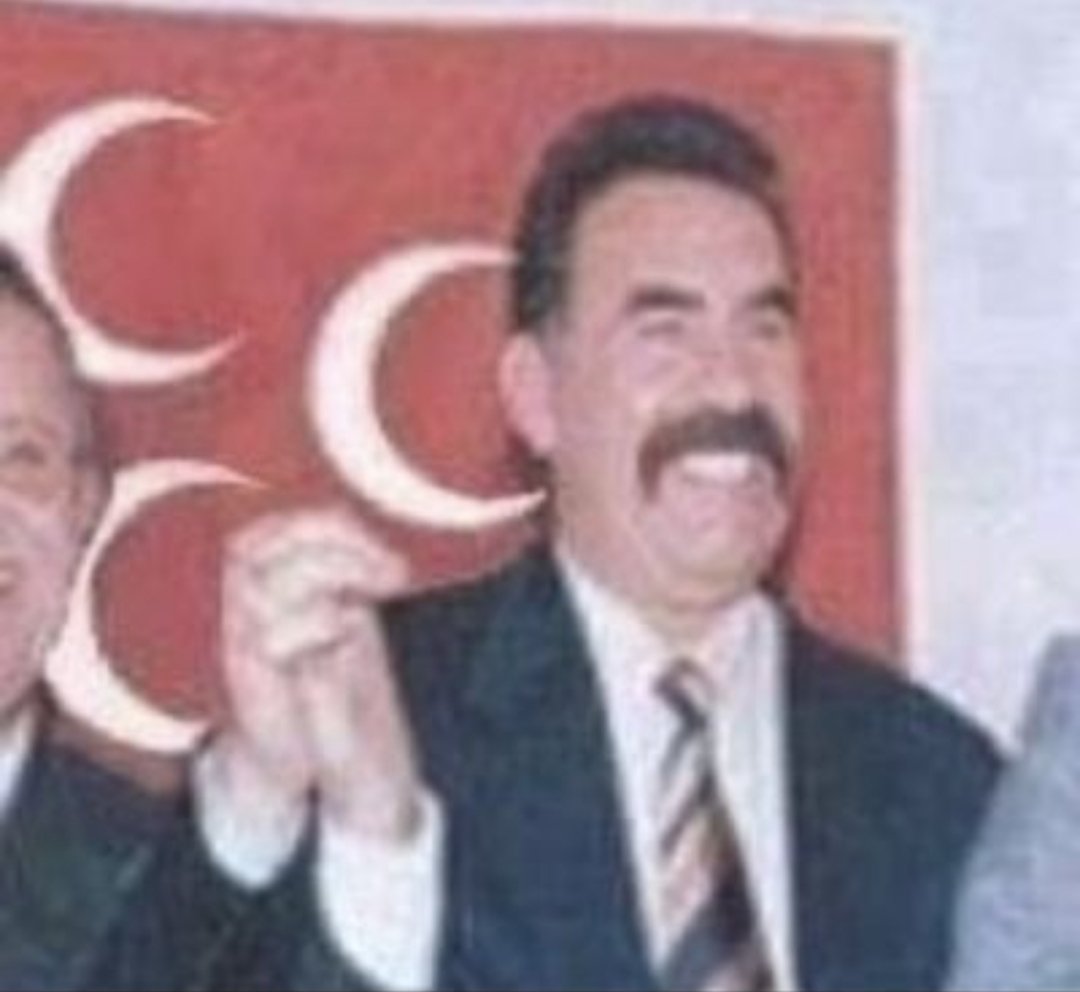 Kurdprotector's tweet photo. @GulluErhan46 @mizginthekurd Aynen kanzi birşeyleri başardınız sizin kurucu önderiniz xapo artık 😂 https://t.co/Zv8RcirdV6