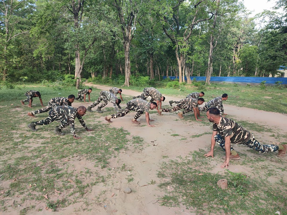 9BnSSB_INDIA's tweet photo. SSB, 9वीं वाहिनी, बलरामपुर के जवानों की सुबह की शुरुआत जोश, जुनून और PT के साथ l
स्वस्थ शरीर ही सुरक्षित सीमा की पहचान ।
#SSB_INDIA #SSBFTRLUCKNOW #SSBSHQGKP #PhysicalTraining #FitJawan https://t.co/dxk2M4YZa4