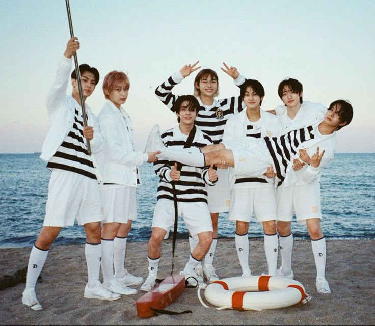 enypen23's tweet photo. Seven stars, one sky. I'll always be cheering for ENHYPEN.😉🩷

ENGENEs will always support our sevEN and continue to hold the company accountable for years of ongoing mistreatment and lack of protection.

WE STAND WITH SEVEN

#ENGENE_For_sevEN
#BOYCOTT_BELIFTLAB_AND_HYBE https://t.co/vxRQG6TN7J