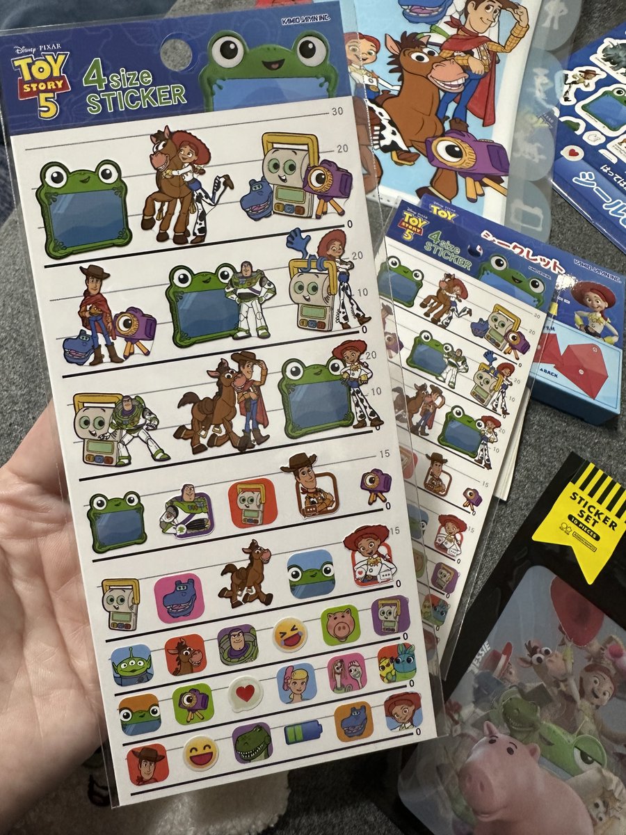 EYYYYYYYY (oh hey there Atlas and Bullseye) #toystory5 #loyalens