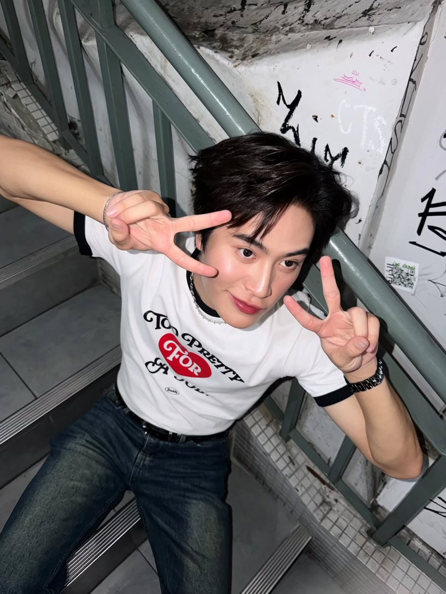 chybspt's tweet photo. ต้นเรื่องที่ทำให้เสื้อหมดสต็อค เจนซีมากก ค่ดจาวัยรุ่นสยาม

#Gemini_NT #เจมีไนน์ https://t.co/P783GYpKDz