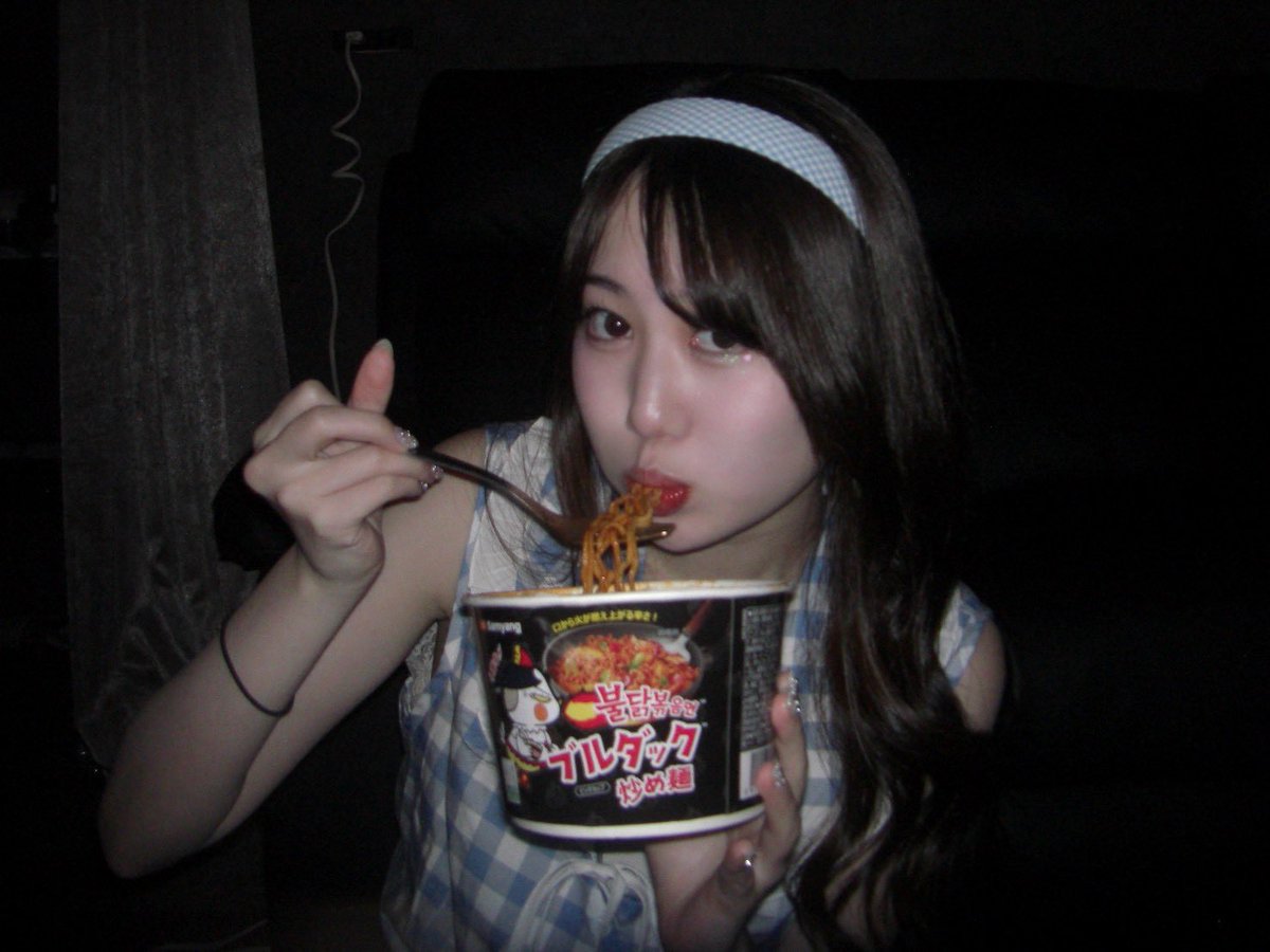 umi_ccd's tweet photo. めっちゃ辛いけどチャレンジしちゃう美味しさ❤️‍🔥
 #プルダックポックンミョン 
 #うーにゃんたろう https://t.co/rXxIEVIvsk