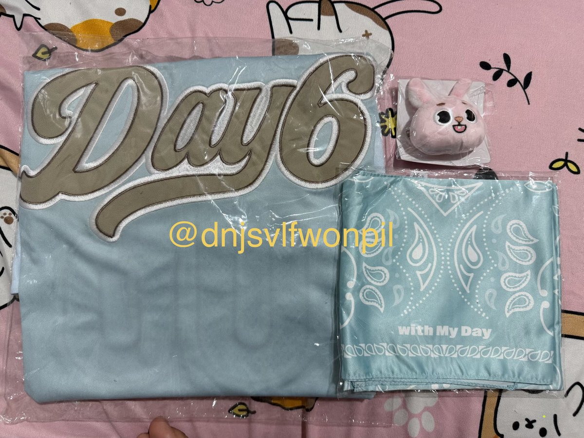 dnjsvlfwonpil's tweet photo. WTS LFB PH 
THE DECADE IN JAPAN MERCH

-DAY6 Uniform (Free size) - 3.9k php
-Bandana - 1k php
-Pil Soft toy hairpin - 960php

Gcash/ Bank transfer
Can ship via lalamove or j&amp;t https://t.co/nej24Cwcig