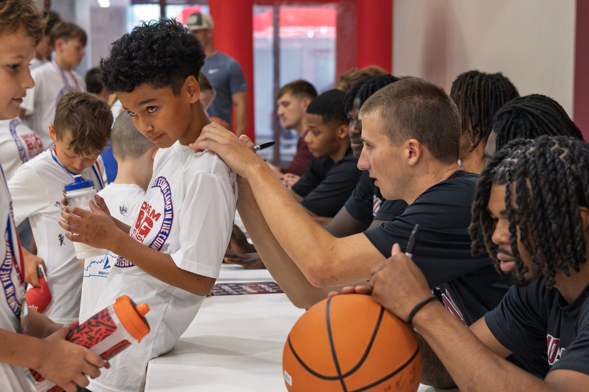EKUHoops's tweet photo. We finished up the first sessions of @CoachAWHamilton summer camps.

The second sessions in Georgetown (July 20-24) and Richmond (July 27-31) are right around the corner.
https://t.co/6jyOIrkFWw https://t.co/AHd3cAuYGP